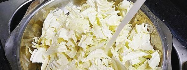 如何洗圆白菜才能让它干净无害（学会这些技巧）