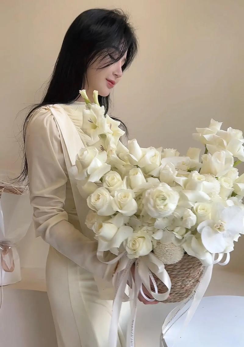 情人节送白玫瑰有何含义？网络用语是什么？