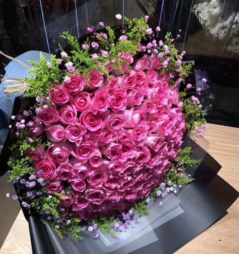 粉红色玫瑰的花语和寓意是什么？