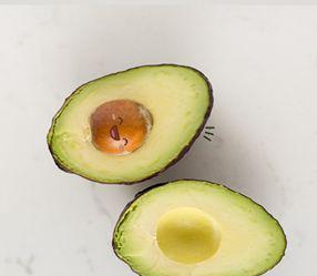 牛油果种子真的可以食用吗？食用方法和注意事项是什么？