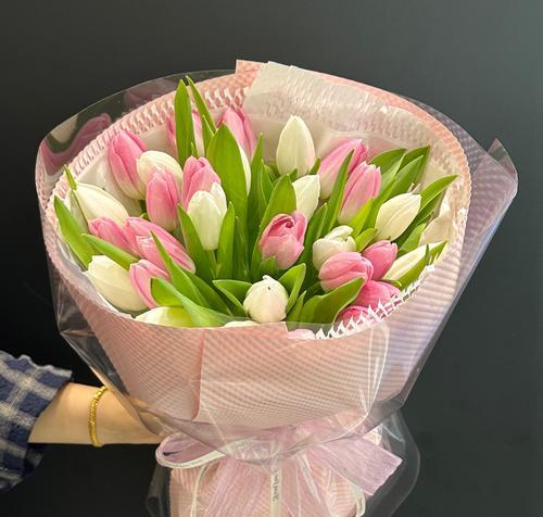 送女生什么花最合适？它们的花语又是什么？