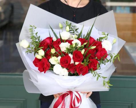 送女生什么花最合适？它们的花语又是什么？
