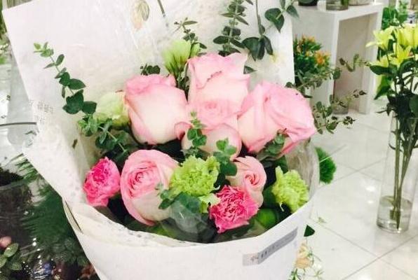 女儿过生日送什么花最合适？不同年龄的花束推荐指南？